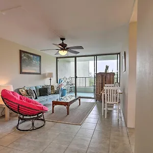 With Pool Steps From Carlsmith Park Apartment