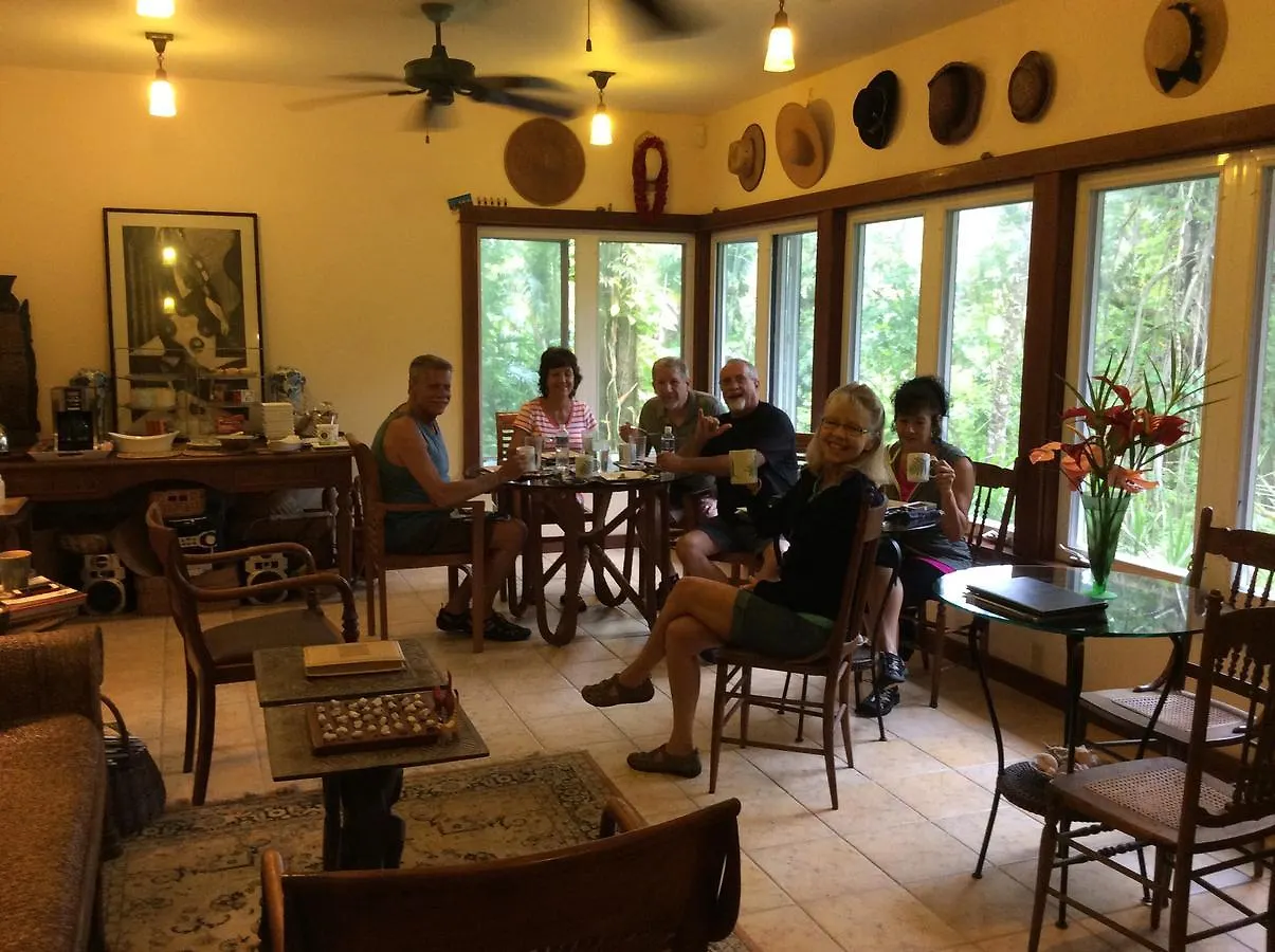 At The Beach With Friends Bed And Breakfast Hilo United States