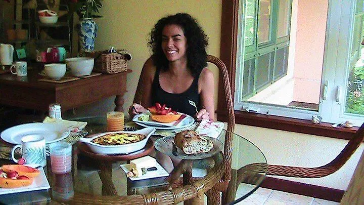 At The Beach With Friends Bed And Breakfast Hilo Bed & Breakfast